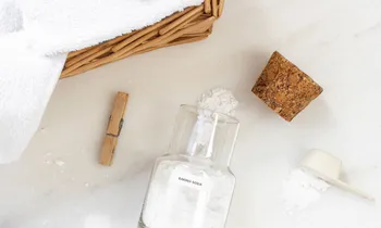 Thứ bột “kì diệu” này có thể giúp bạn “tút tát” lại tủ đồ cũ trong nháy mắt!