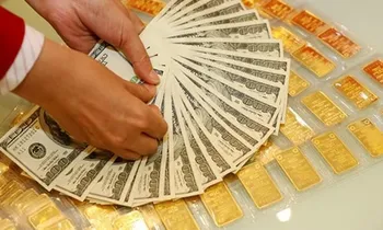 Giá vàng tăng, USD lên kịch trần