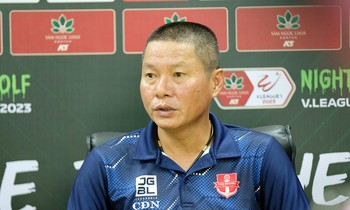 HLV Chu Đình Nghiêm: Cầu thủ Hải Phòng quá cầu toàn, thiếu quyết đoán ở những tình huống quyết định