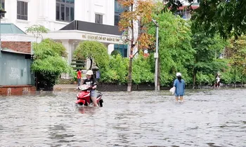 Một số điểm phường Bắc Giang bị ngập sâu khi trời mưa to. Ảnh: Nguyễn Thắng