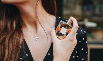 Những chai nước hoa bản dupe hoàn hảo có giá chỉ bằng 1/10 "bản gốc" đình đám