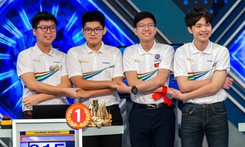 4 thí sinh Chung kết “Đường lên đỉnh Olympia” 2021 được trao học bổng Swinburne Việt Nam