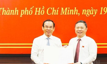 Điều động Phó Chủ tịch UBND TPHCM làm Bí thư Quận ủy