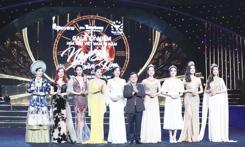 30 năm, nhan sắc vẫn hoàng kim