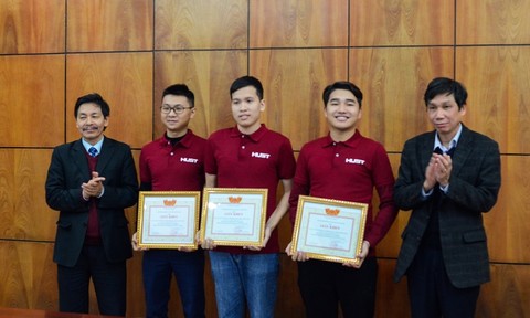 Trường ĐH Bách khoa Hà Nội lần đầu tiên ghi danh vào cuộc thi ICPC