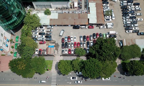 Hóa giá bèo 'đất vàng', quan chức ngã ngựa
