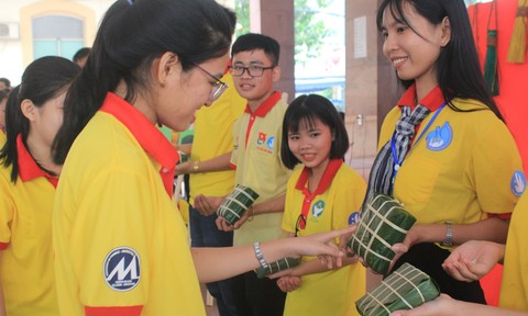 Sức trẻ Nhân văn tình nguyện nơi vùng biên An Phú