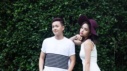 Tin hot showbiz: Miu Lê hội ngộ Kiến Huy, Ngọc Hân gợi cảm với áo dài