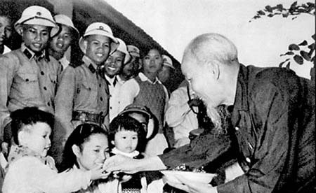 Giải thưởng sáng tác, quảng bá tác phẩm văn học, nghệ thuật, báo chí về chủ đề “Học tập và làm theo tấm gương đạo đức Hồ Chí Minh” giai đoạn 2011-2015