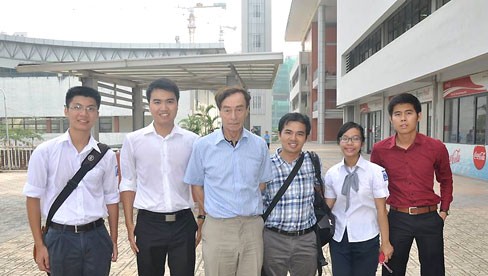 THPT chuyên Amsterdam: Thày và trò đều nhận học bổng Odon Vallet