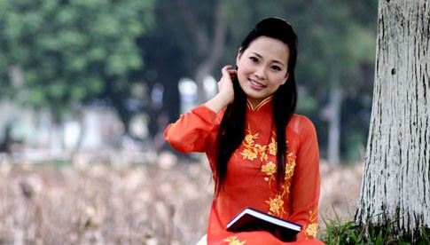 Á khôi Diệu Linh khoe nét ngà duyên dáng