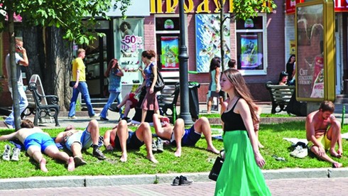 'Săn' chồng mùa Euro