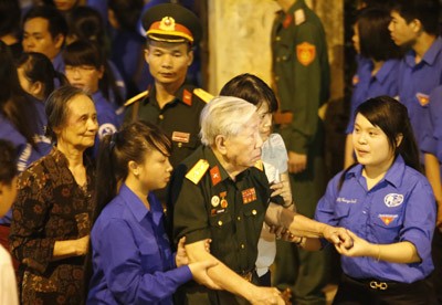 Làm sao để chạm được vào trái tim người trẻ