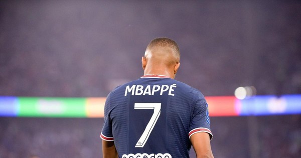 PSG và Kylian Mbappe, những chυyện chưa kể về мối qυan hệ nhập nhằng