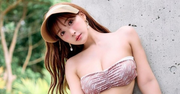 同時に2人の歌手と恋に落ちた日本の女優の混沌とし​​た私生活