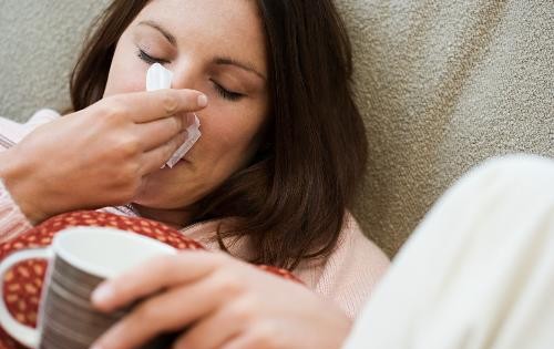 Có cách nào để giảm đi cảm giác miệng đắng khi bị sốt?
