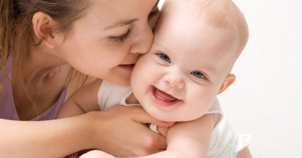 Tại sao bạn không nên hôn trẻ sơ sinh bị bệnh gì để tránh nguy hiểm?