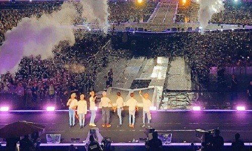 Lụi tim' với những hình ảnh về concert mới nhất của BTS | Giải Cống hiến