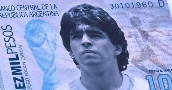 Maradona - một huyền thoại bất tử của bóng đá đã có một sự nghiệp đầy nỗ lực và thành công. Những kỷ niệm và những chiến công của anh luôn được truyền tai nhau qua từng thế hệ. Hãy cùng nhìn lại những khoảnh khắc tuyệt vời của Maradona và để lại tình cảm trong trái tim của bạn. Translation: Maradona - an immortal legend of football who had a career full of effort and success. His memories and achievements are always passed down through generations. Let\'s review the great moments of Maradona together and leave emotions in your heart.