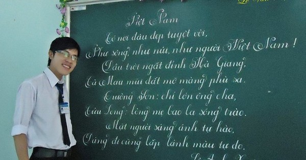 4 chàng trai 9X Việt viết chữ đẹp như in lay động người xem