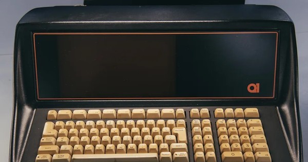 Tình cờ phát hiện máy vi tính đầu tiên trên thế giới sau hơn 50 năm 
