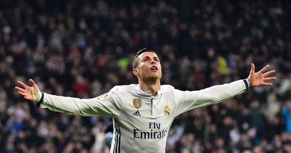 Bạn đang muốn mua Ronaldo? Đó là một ám ảnh của nhiều fan hâm mộ! Xem các chuyên gia bình luận về giá trị anh chàng và những khả năng mà anh ta đem lại cho một đội bóng.