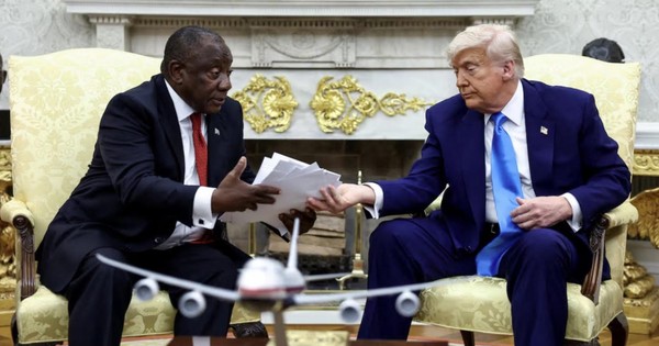Cách Tổng thống Nam Phi ứng phó khi bị ông Trump chất vấn ở Nhà Trắng