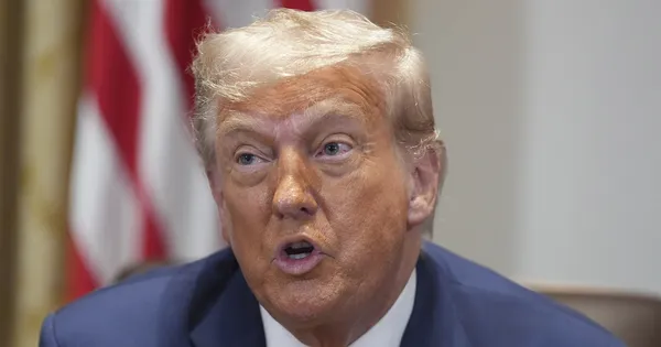 Tổng thống Mỹ Trump tuyên bố tăng thuế với đồng, đe dọa hai ngành khác