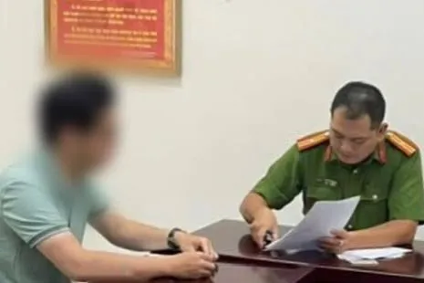 Hà Nội: Làm rõ người đàn ông 'thoát y' bám theo cô gái trong đêm