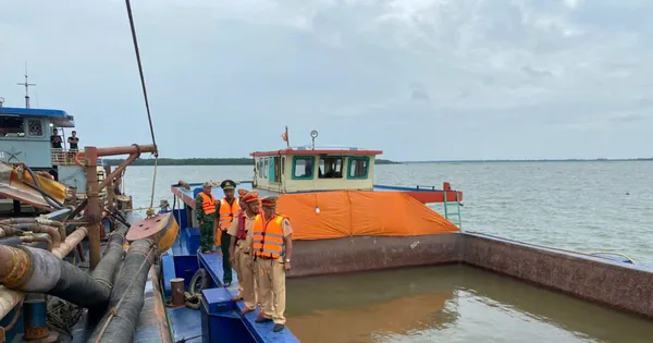 Tạm giữ 17 đối tượng liên quan 5 tàu khai thác, vận chuyển hơn 2.400 m3 cát