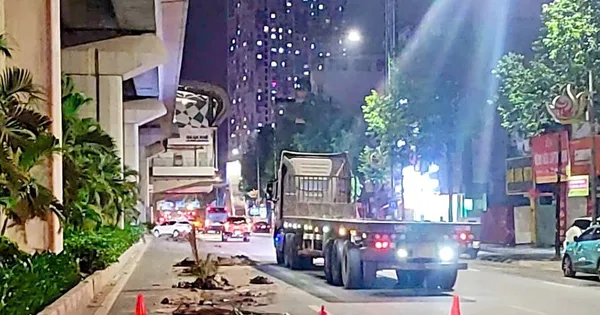 Hà Nội: CSGT 'truy' xe làm rơi đất ra đường, phát hiện thêm lỗi quá tải