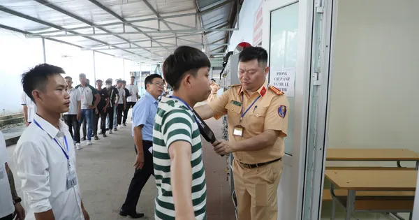 Hình ảnh ngày đầu công an Hà Nội tổ chức kỳ sát hạch cấp giấy phép lái ô tô