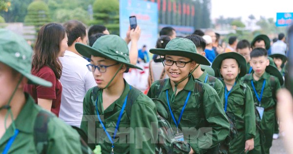 400 chiến sĩ nhí trải nghiệm khóa huấn luyện ‘Học kỳ trong Quân đội’