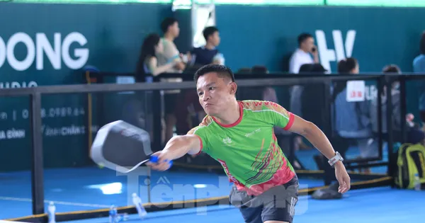 Khoảnh khắc gay cấn trong loạt trận tranh tài Giải Pickleball 'Quạt mát trao em - Ươm mầm tri thức'
