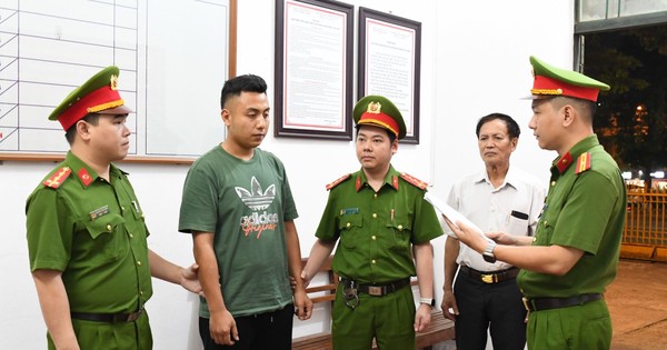 Phú Thọ: Bắt khẩn cấp 2 đối tượng khai thác khoáng sản trái phép