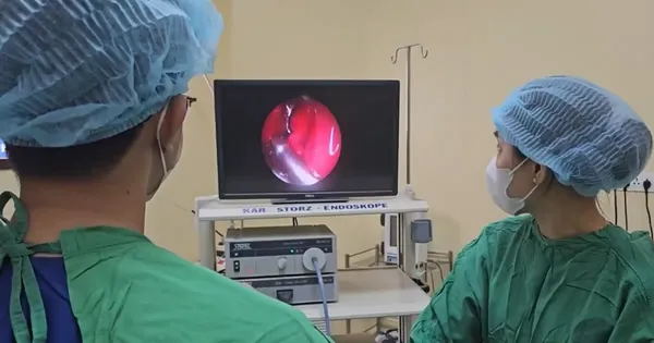 Bị u nhầy ăn thủng xương ổ mắt, người đàn ông vẫn chủ quan tự mua thuốc điều trị