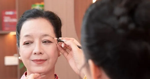Hàng loạt video nghệ sĩ Việt quảng cáo chân mày phong thủy biến mất
