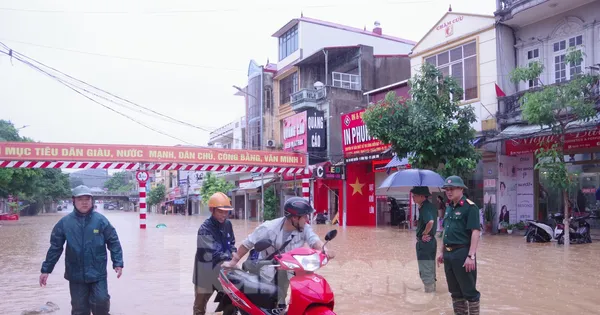 Lạng Sơn mưa lớn, nhiều tuyến đường chìm trong biển nước