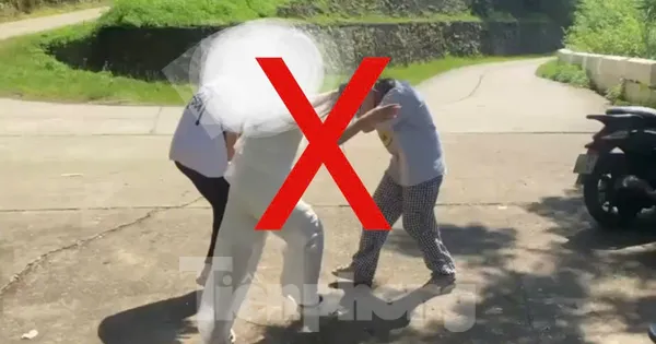 Xôn xao hai đoạn video ghi cảnh các nữ sinh Lạng Sơn đánh nhau