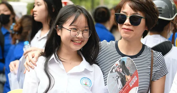 Đã có đề thi Ngoại ngữ lớp 10 ở Hà Nội: Cập nhật giải đề, thí sinh phấn khởi