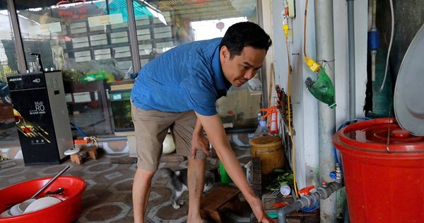 Thi công đường làm vỡ đường ống, hàng nghìn hộ dân “khát” nước