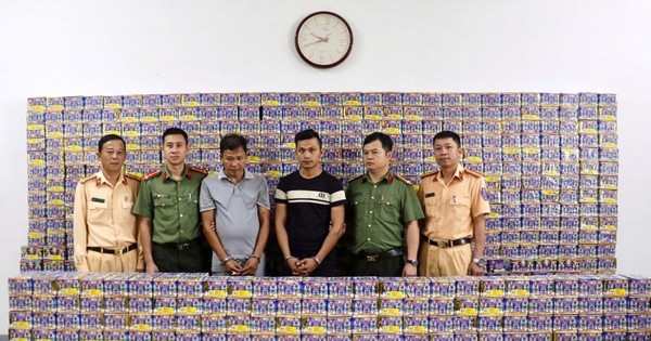 Bắt hai đối tượng buôn 1,5 tấn pháo
