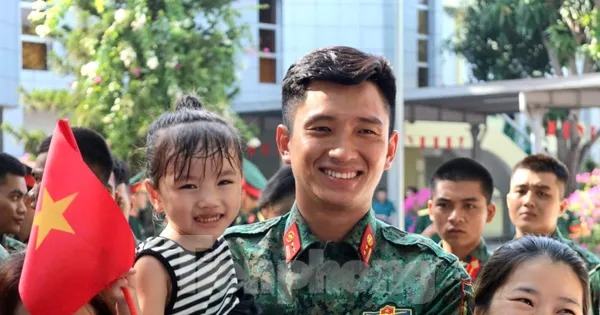 Quân khu 4, tỉnh Nghệ An đón, tặng quà lực lượng Quân khu 7 tham gia diễu binh kỷ niệm 80 năm Quốc khánh