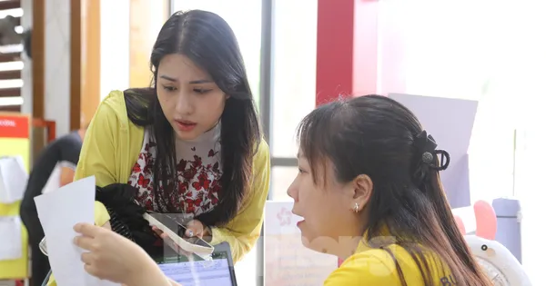 Cận cảnh các trung tâm hành chính công ngày đầu vận hành xã phường mới ở Nghệ An, Hải Phòng
