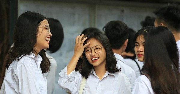 Bộ trưởng GD&ĐT đề nghị huy động tổng lực cho kỳ thi Tốt nghiệp THPT