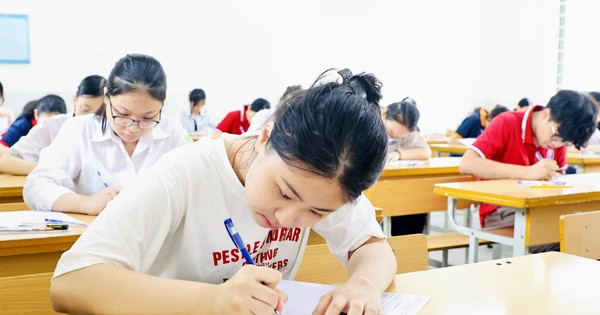 Tỉ lệ chọi vào lớp 10 Hà Nội khiến phụ huynh mất ăn, mất ngủ: Chuyên gia tư vấn nóng