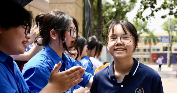 Lo chấm Ngữ văn cảm tính, vênh điểm, Giám đốc Sở GD&ĐT Hà Nội trấn an thế nào?