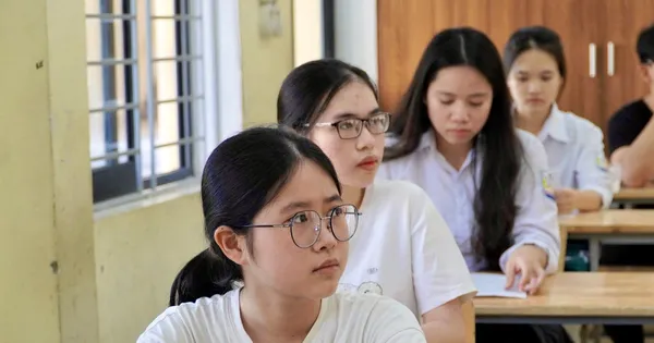 Nhận xét, giải đề thi tốt nghiệp Ngữ văn chương trình 2018