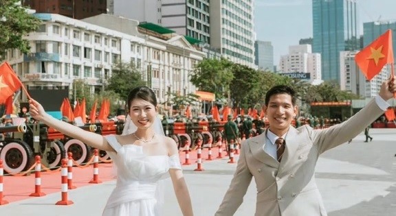 'Hòa bình đẹp lắm' chạm mốc 1 tỉ lượt xem