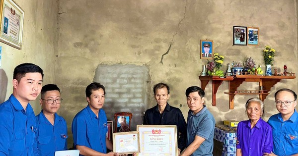 Truy tặng Huy hiệu Tuổi trẻ dũng cảm cho thanh niên cứu 4 học sinh đuối nước